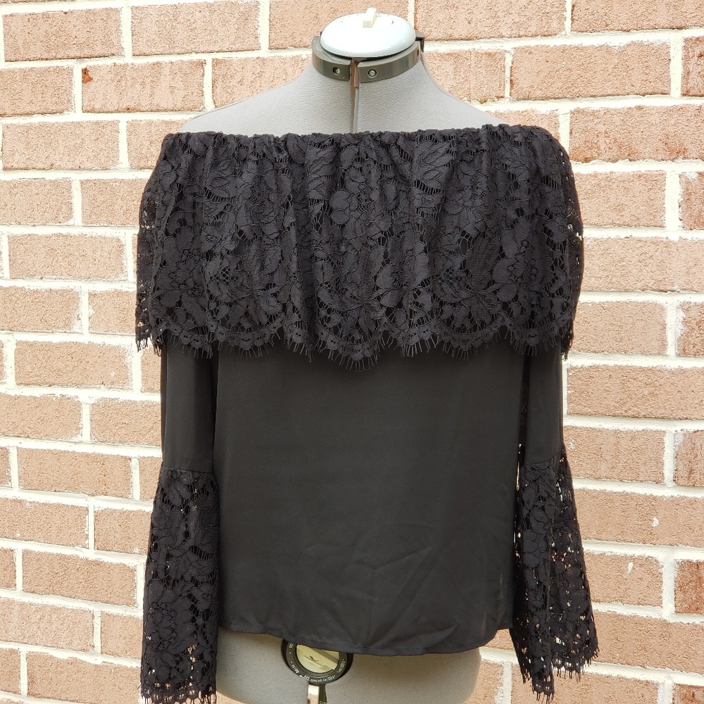 Vince Camuto Off-The Shoulder Top NWT